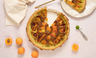Apricot tart with matcha