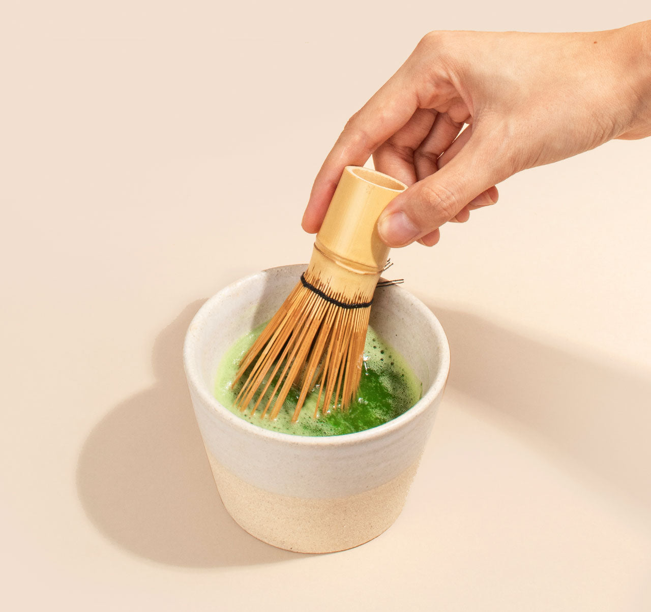 ARTDOU - Batidor de té verde matcha de bambú dorado Chasen, agitador matcha  tradicional japonés para hacer polvo matcha